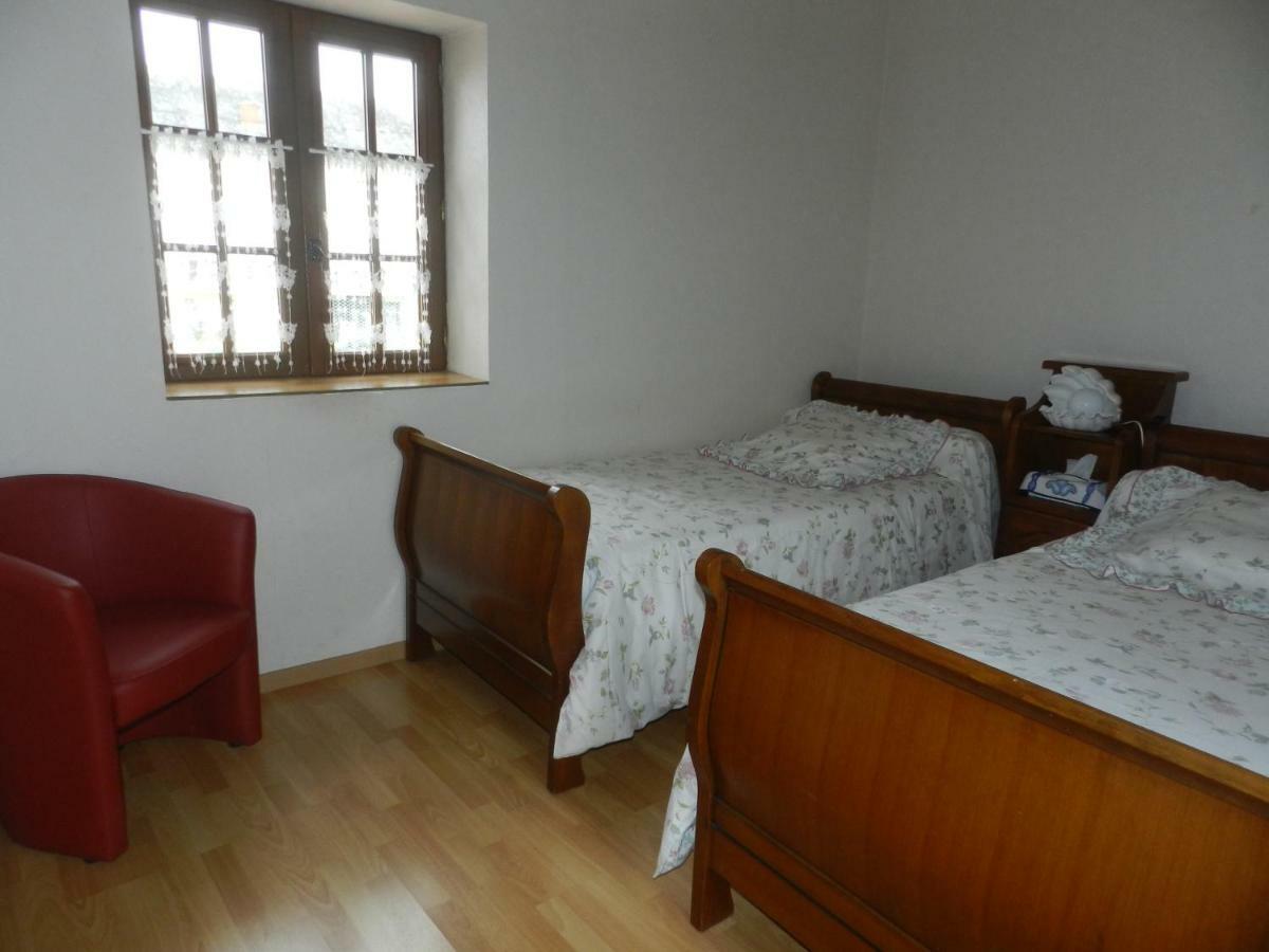 Les Quatre Saisons Villa Saint-Angeau Екстериор снимка